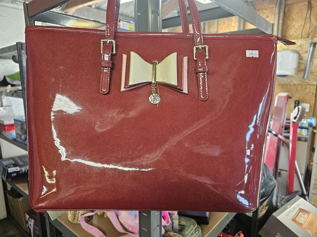 Large red tote hand bag 