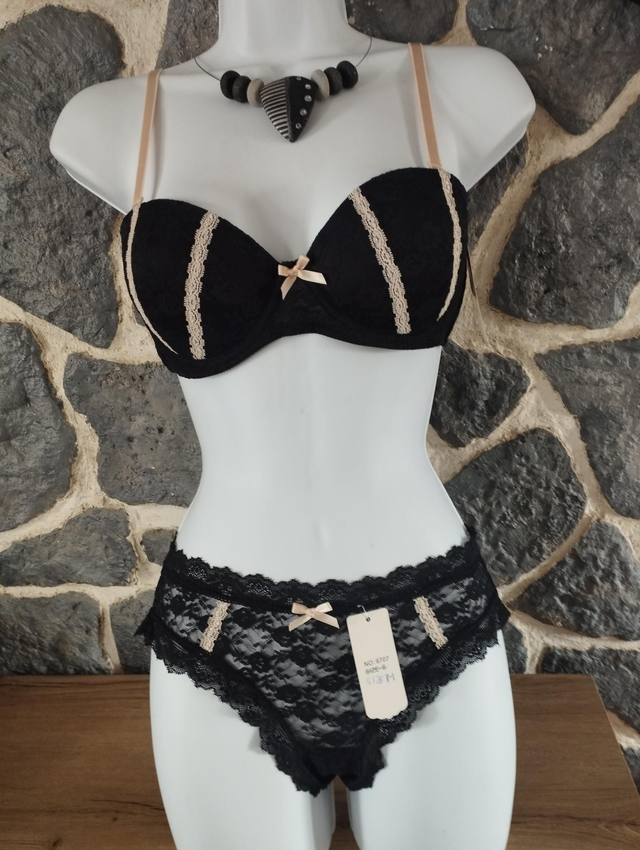 Ensemble noir et rose pâle et son shorty