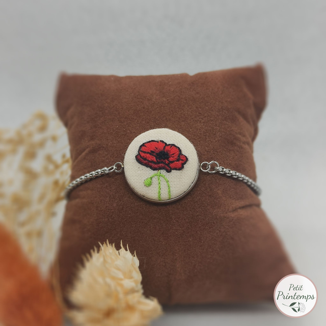 EB Bijoux brodé à motif "Coquelicot" par Petit Printemps