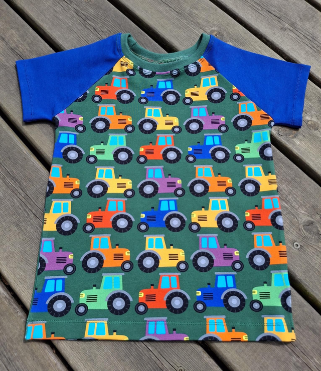 Children's Raglan T-Shirt - Tractors