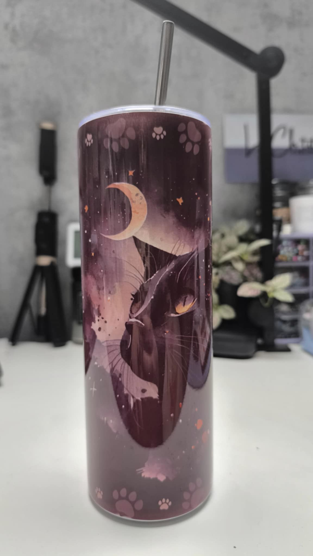 Tumbler chat noir avec défaut