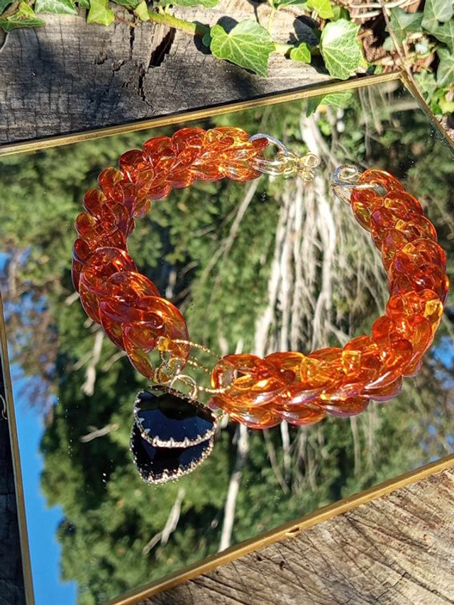 Collier en grosses mailles en acrylique Bhoora coeur noir