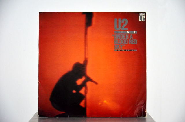 U2 - Under A Blood Red Sky (1983)