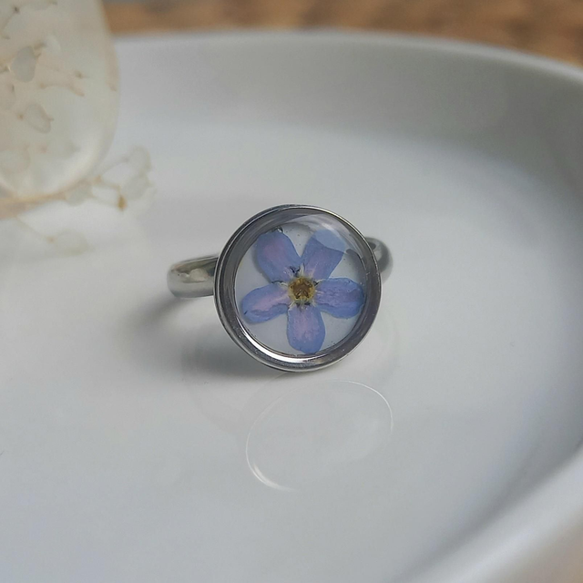 Bague argentée ◦ Fleur de Myosotis