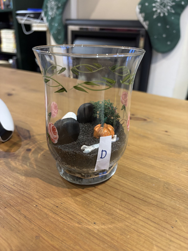 Cemeterarium with roses