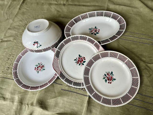 Service l&#039; Amandinoise - lot de 5 plats de service années 50