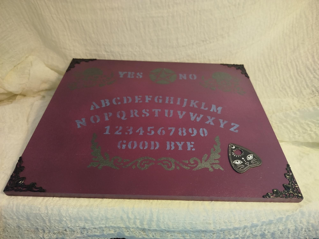 Planche de ouija violette 