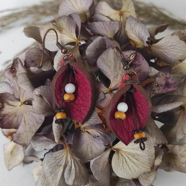 Boucles d&#039;oreilles Feuilles en cuir 
