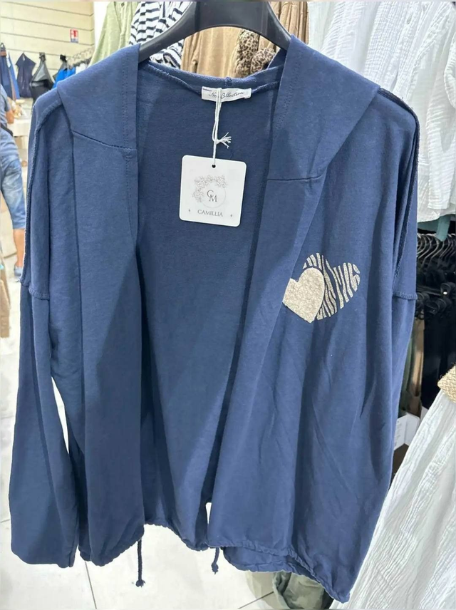 VESTE SWEAT A CAPUCHE COEUR *