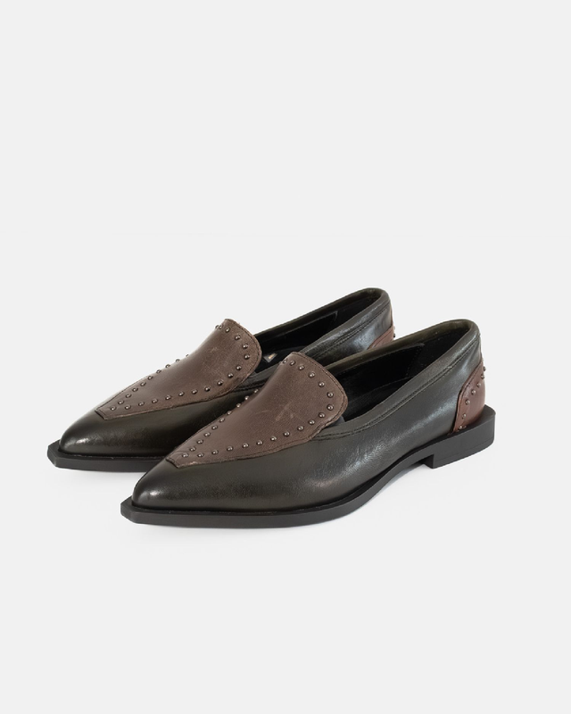 Mocassini in nappa con borchie