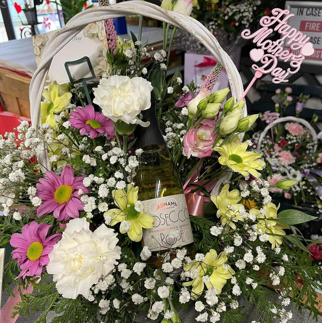 Fresh flowers with Prosecco 