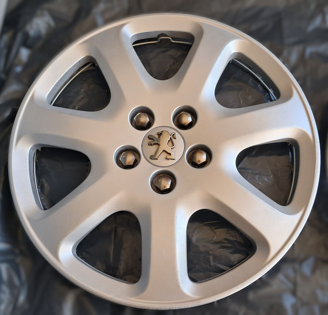 Enjoliveur Peugeot 407/207/307 modèle Novaé 16p Occasion 