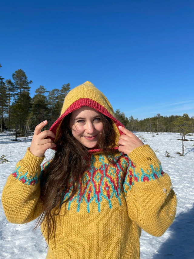 Tusseladd Polar Sweater Kit - Col 14 (Olive Green) - Norwegian Wool &amp; Pattern - Linka Neumann