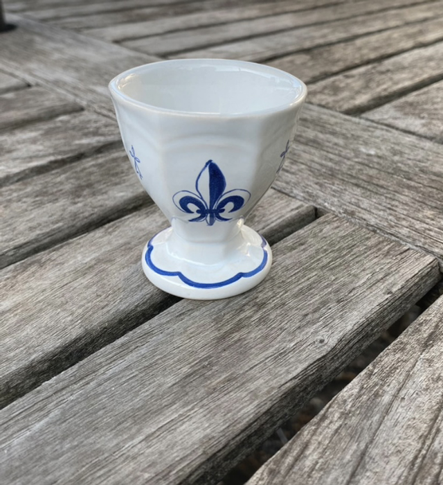  flour-de-lis design Egg cup 