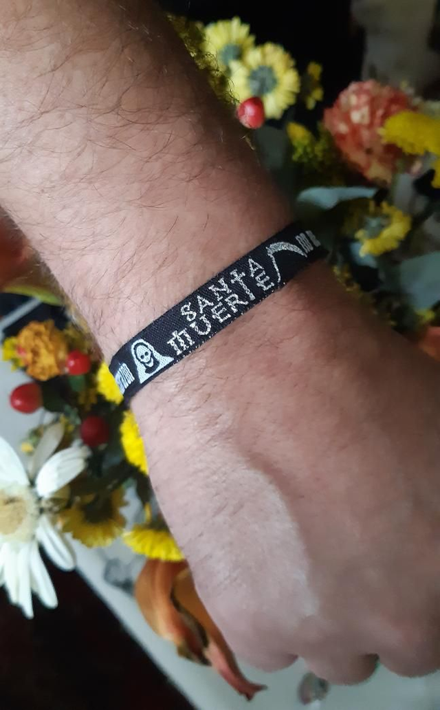 Bracelet tissus Santa Muerte noire