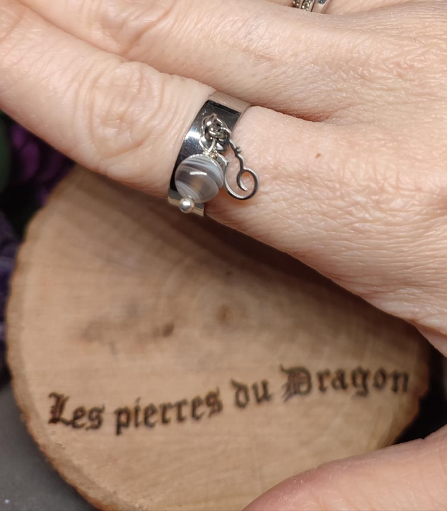 Bague réglable argentée chat et Agate Botswana 