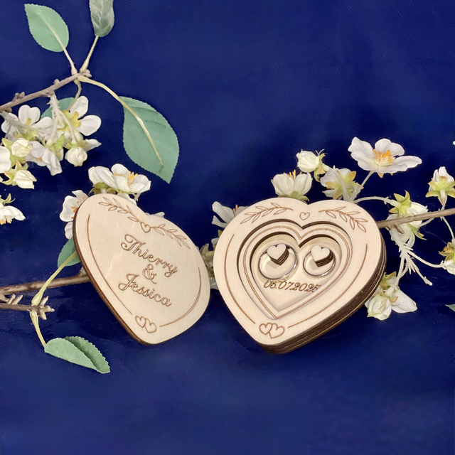 Boîte à alliances en bois – Cœur personnalisé
