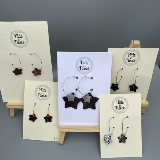 Star leather earrings 