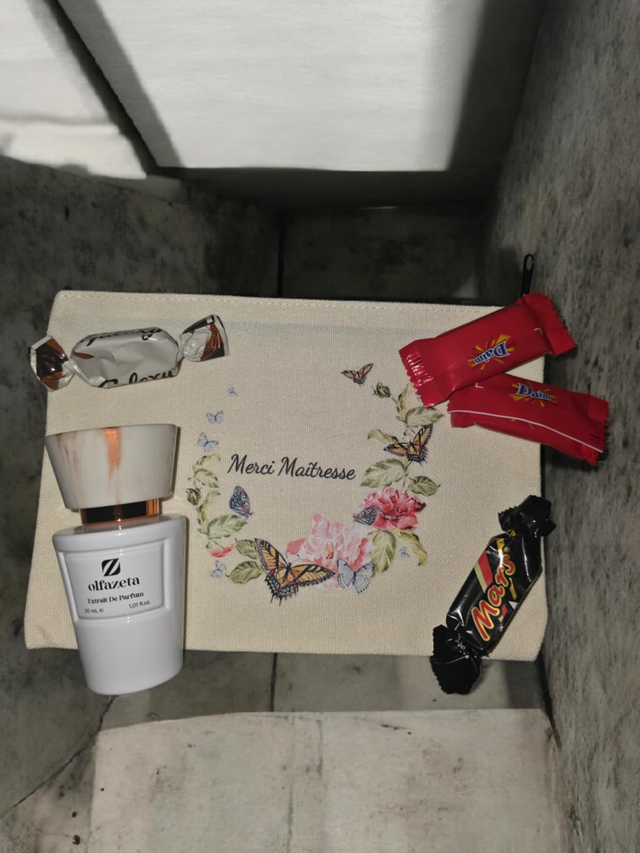 Trousse Parfumée et Gourmade " Merci Maitresse  "  