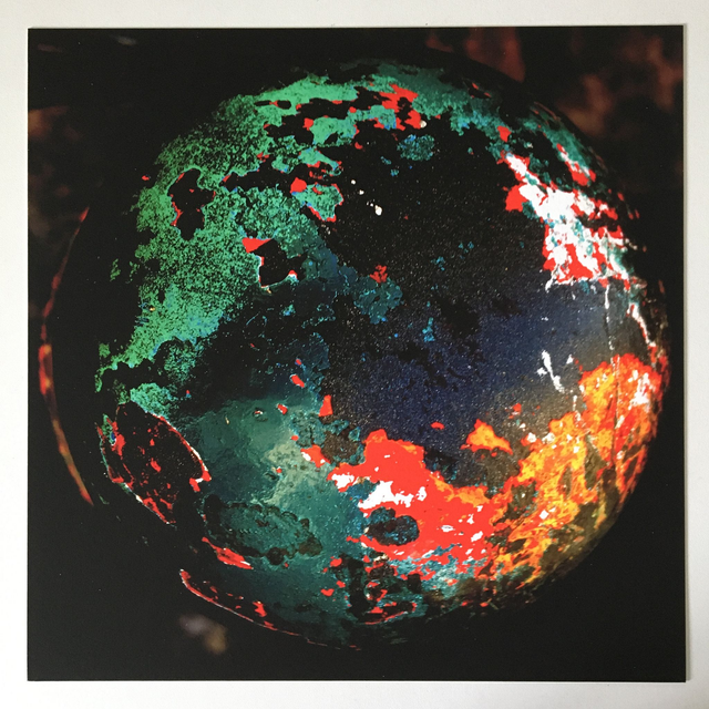 "Us and the planet" - Tirage Photo FineArt (30x30 sans cadre)