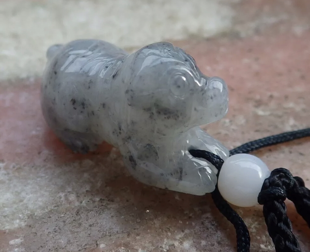 Collier Zodiac Dog Pendentif Certifié Noir 100 % Naturel A Jade