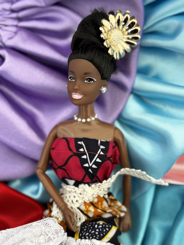 Poupée – Robe en Wax et dentelle - Fait main