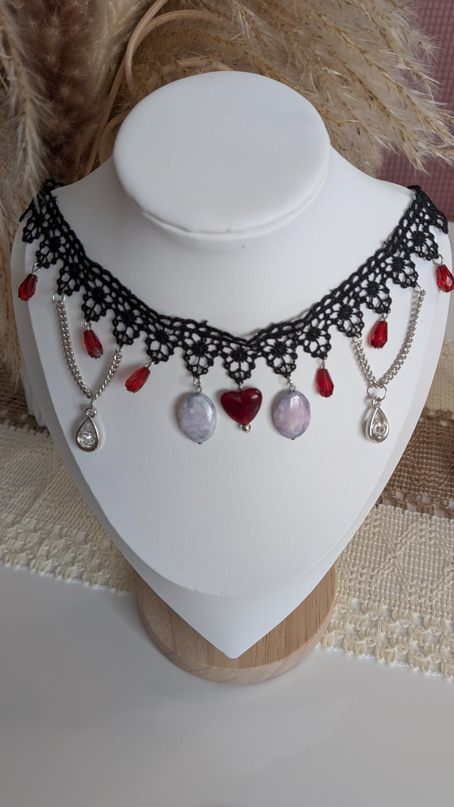 Lace and crystal chocker 