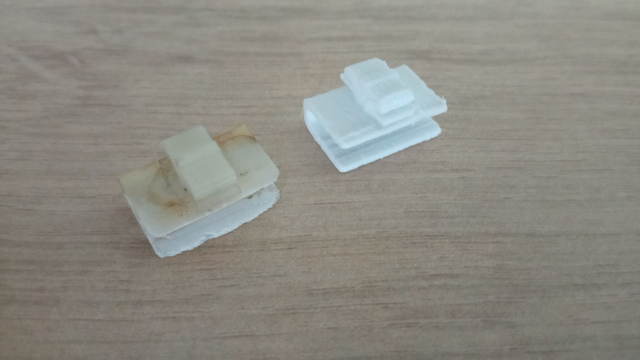 Agrafes fixation Joint Bas de vitre Renault Fuego et Renault 18 (Lot de 10)