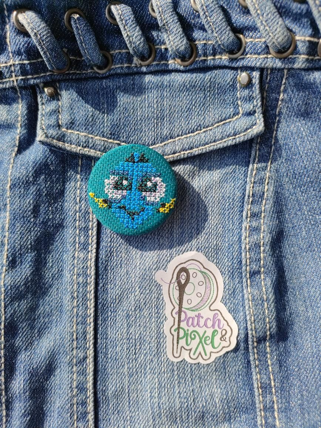 D0RY Badge ou porte clé brodé pixel art