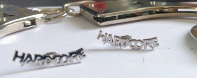 Boucles d&#039;Oreilles Cloutées HARDCORE