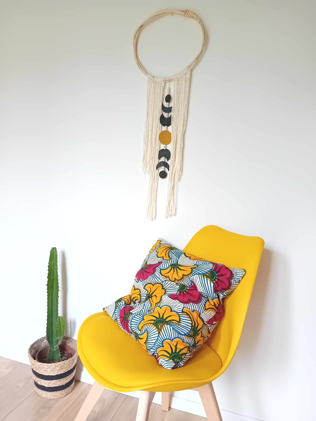 Suspension Murale Bohème Phases Lunaires en Chambre à Air et Chutes de Similicuir - Pièce Unique