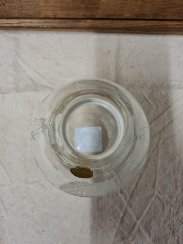 Vase boule cristal dessin poissons ciselés vintage