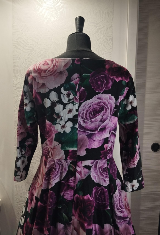 Robe Hearts & Roses Sydney 50's Floral Swing Purple T44/48