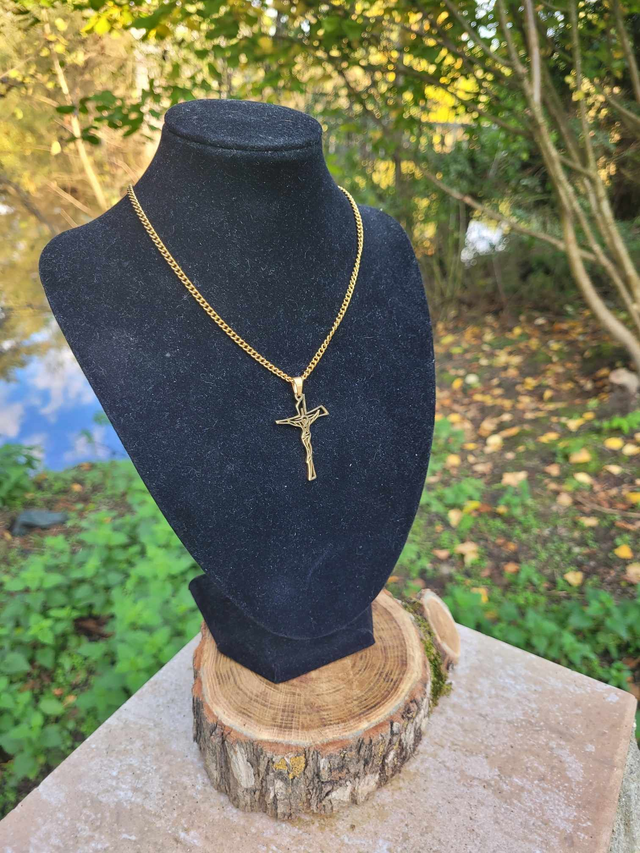 Pendentif croix en acier inoxydable couleur or