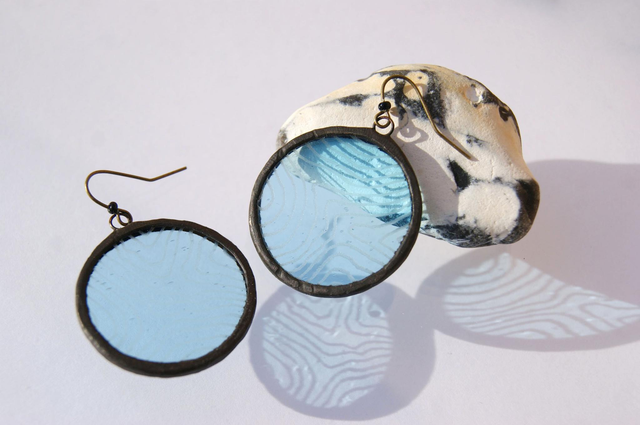 Boucles d'oreilles Unies ● Bleu azur gravé