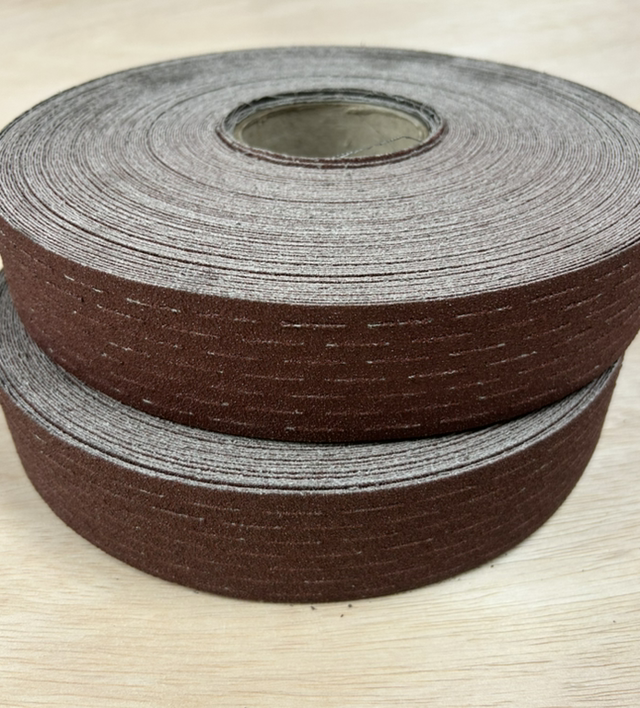 Geschlitztesschleifband auf Rolle 50m