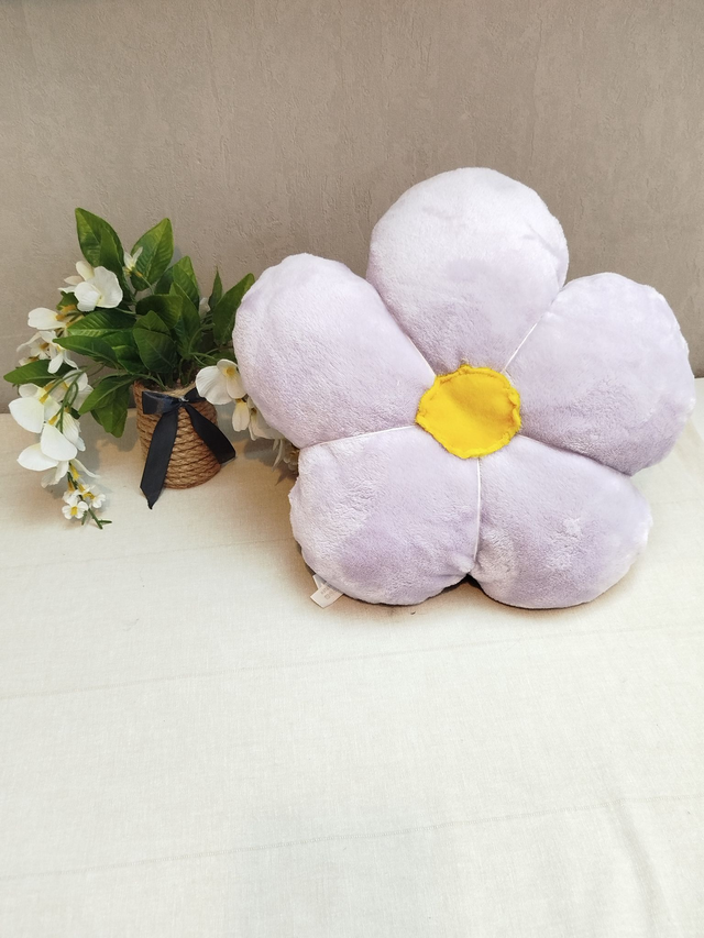 Coussin fleur violet lilas
