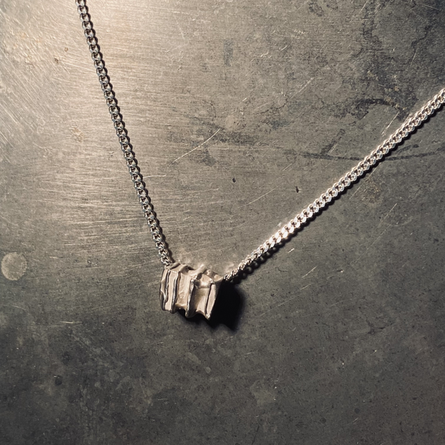 CIONDOLI BETON CUBETTO L CON CATENINA