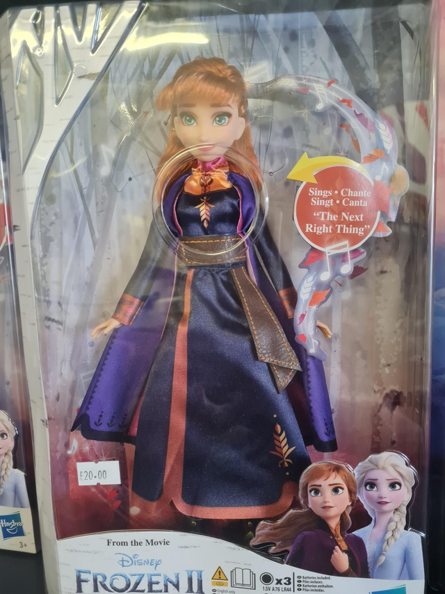 FROZEN DOLL SINGING ANNA