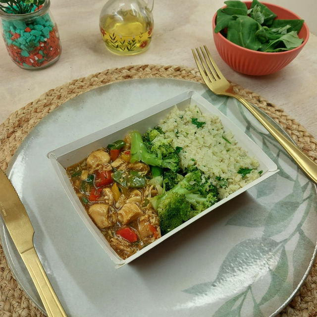 Frango xadrez + Arroz de couve flor + Brócolis