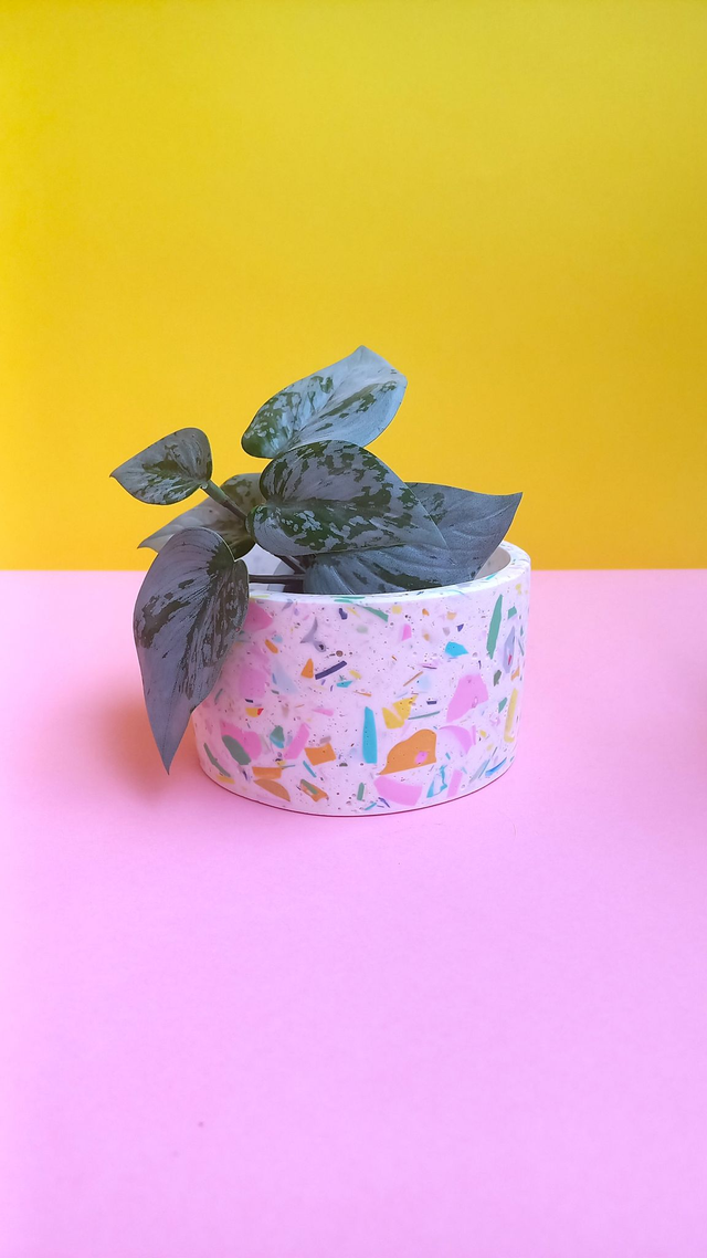 Osłonka na doniczkę, biała doniczka lastryko, pojemnik dekoracyjny