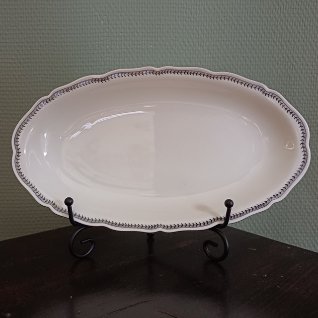 Seltmann Weiden | Serveerschaal Vleesschaal Geschulpt ovaal Goud (afmetingen 24,0 x 13,5 x 3,0 cm) witte en zwarte kleur | Vintage