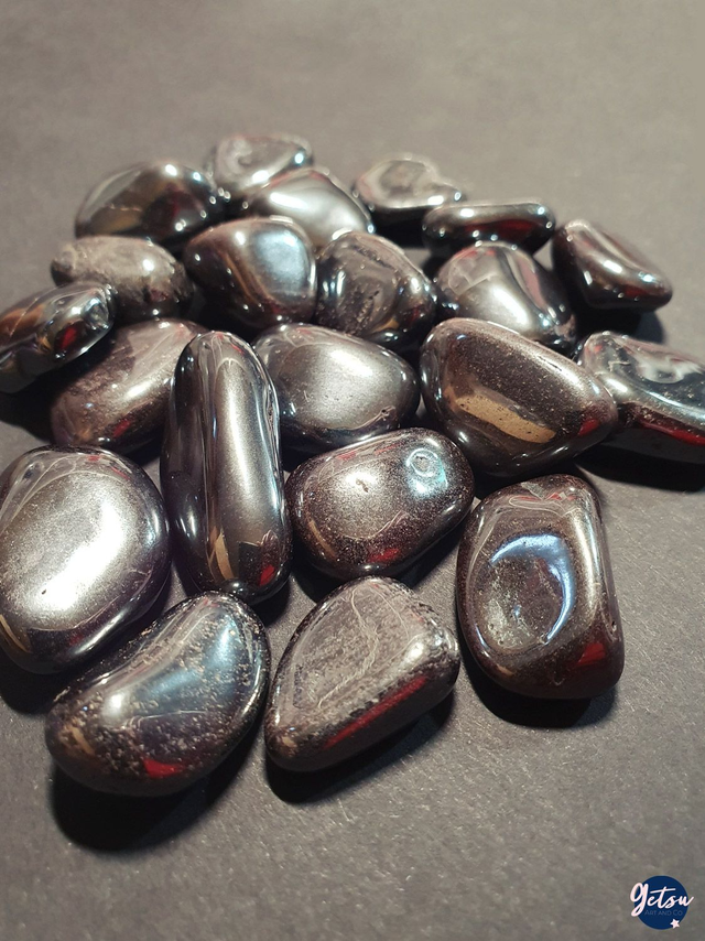 Pierre roulée d&#039;hématite