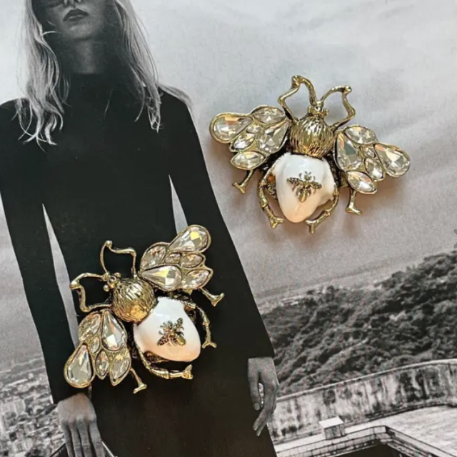 Broche de ímã vespinha vintage esmaltado