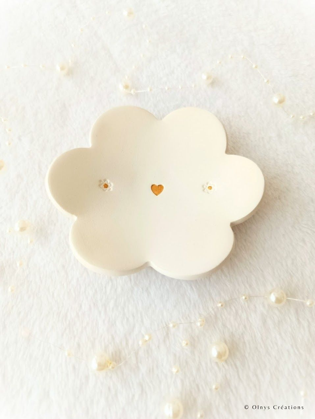 Coupelle porte bijoux en argile / Vide-poche