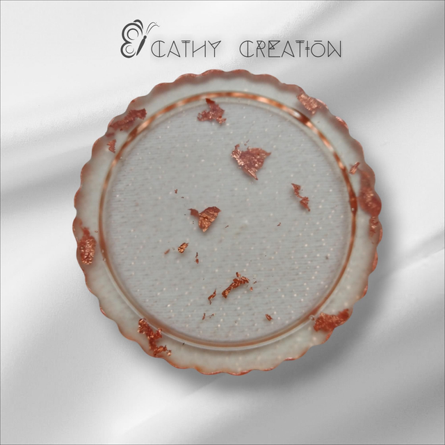 Sous verre avec inclusion de feuilles cuivrées 