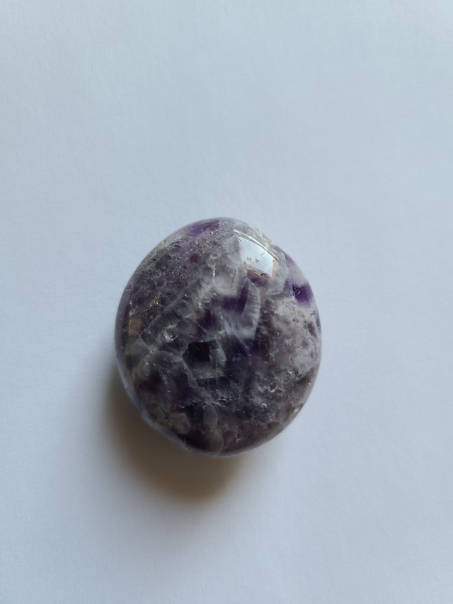 Améthyste à chevrons, pierre roulée
