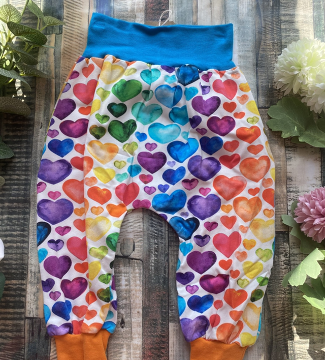 Rainbow Hearts Harems 6-9m