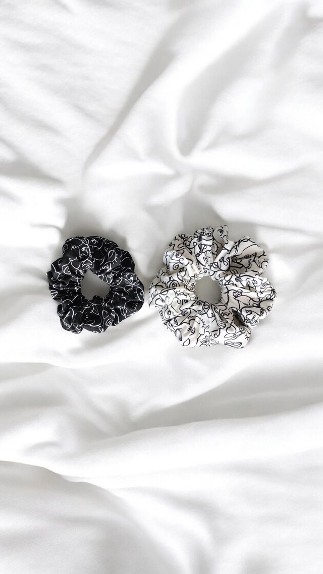 Black & White Scrunbchie wax