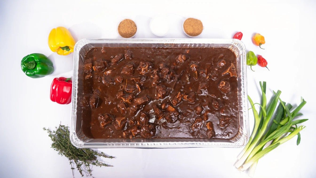 Oxtail Stew Jamaican Style - Large Tray (18-20 servings)